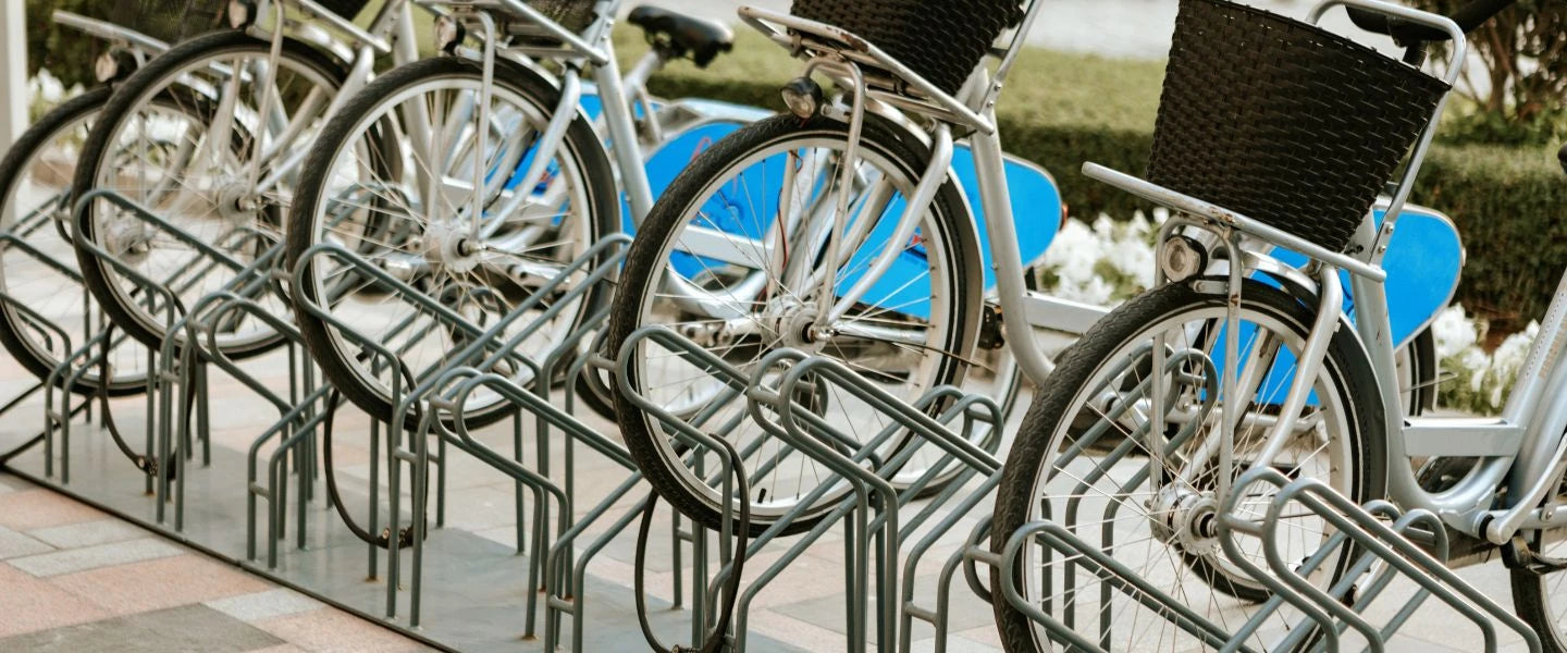 Relaxdays fietsenrek grond, voor 2 fietsen, stadsfiets, mtb, staal, garage, schuur, buiten, fietsenstandaard, zilver Relaxdays fietsenrek grond, voor 2 fietsen, stadsfiets, mtb, staal, garage, schuur, buiten, fietsenstandaard, zilver